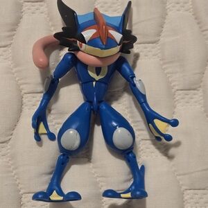 Tomy Pokémon Nintendo Greninja Small Figure Collectable Moving Joints Blue
